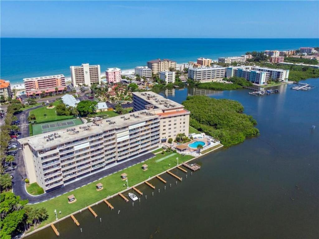 Bayshore Yatch Tennis Condo 2Br 3 Beds, Walking Distance To Beautiful Quite Beach Clearwater Beach Bagian luar foto